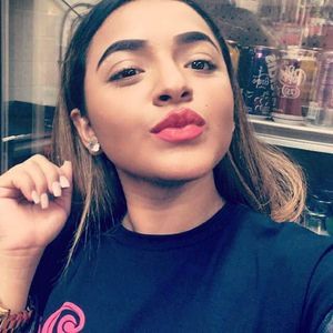 Meet your Posher, Odalis